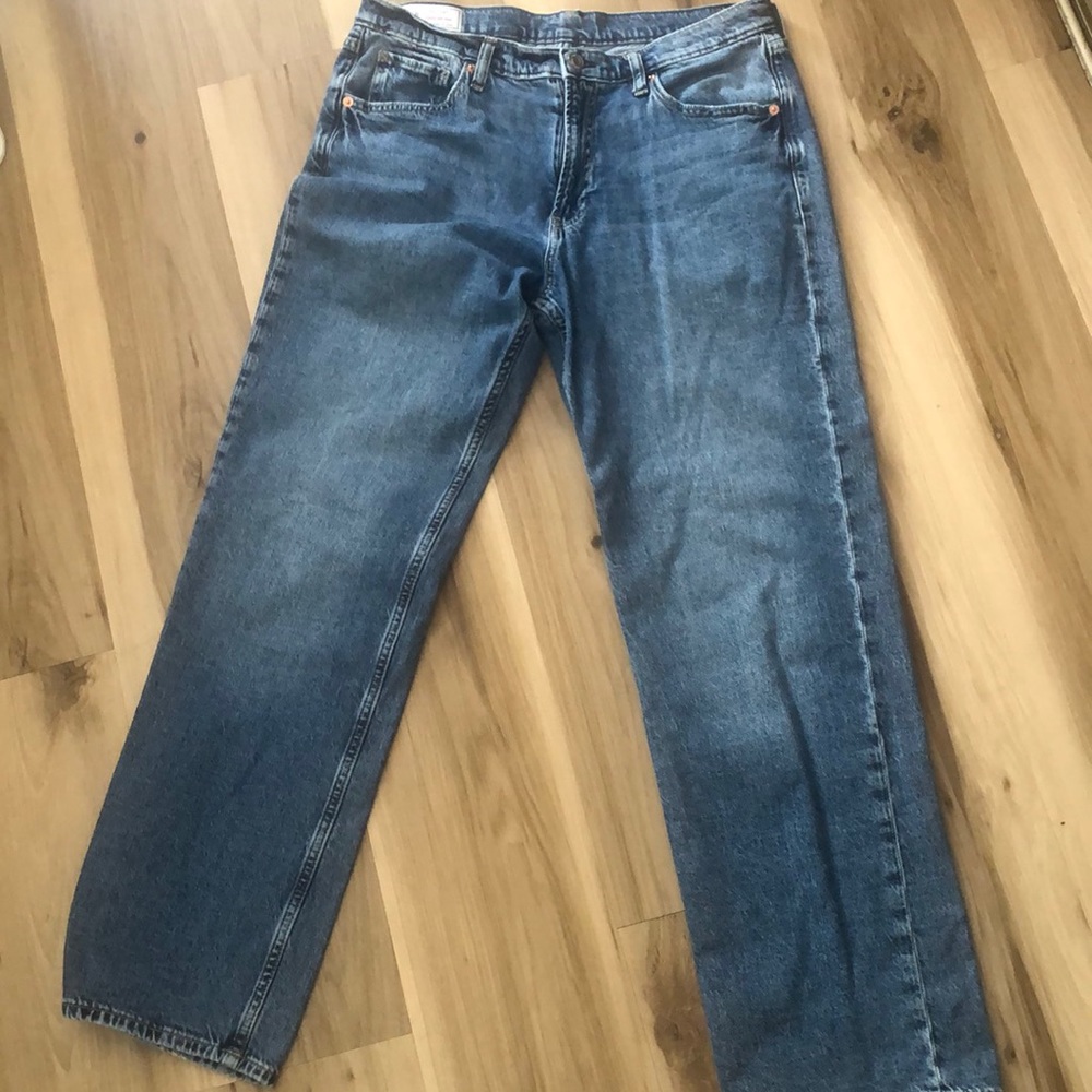 GAP WOMAN’S Jeans Loose Mid Rise Size 30 10L Relaxed Fit. Gently Loved